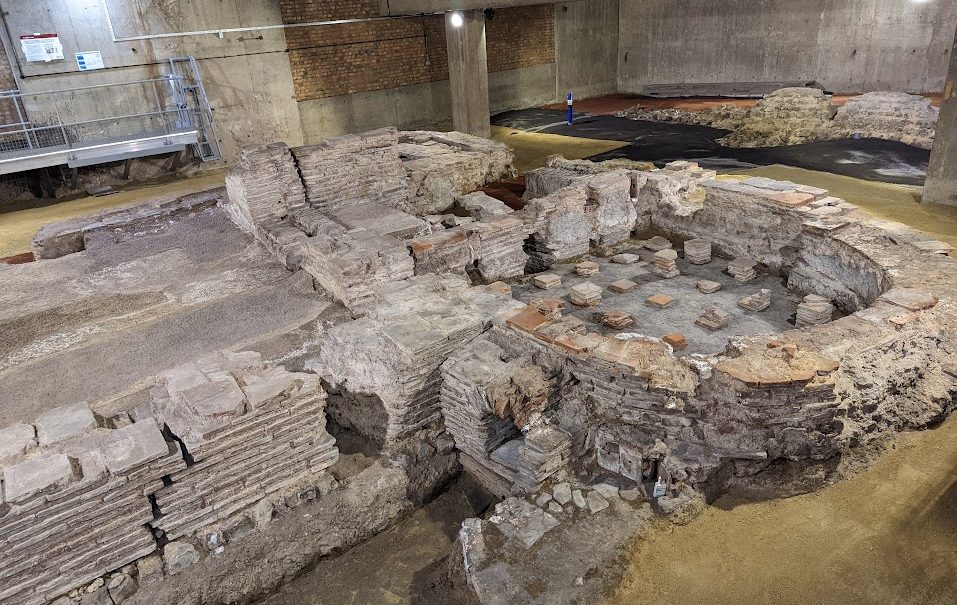 Roman bath remains under Billingsgate office block