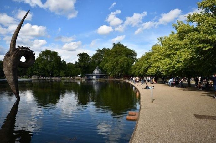 Victoria Park West Lake